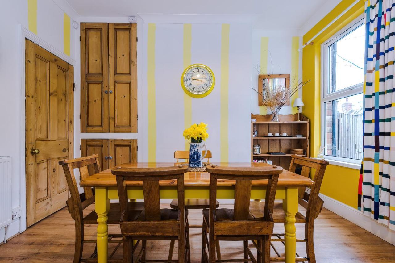 Cosy House With Garden & Parking, Sheffield Villa Bagian luar foto