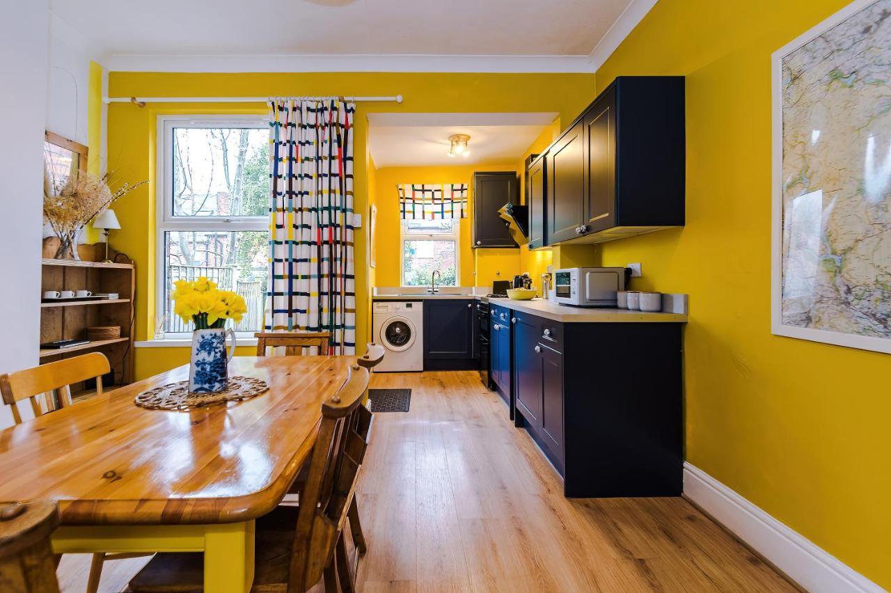 Cosy House With Garden & Parking, Sheffield Villa Bagian luar foto