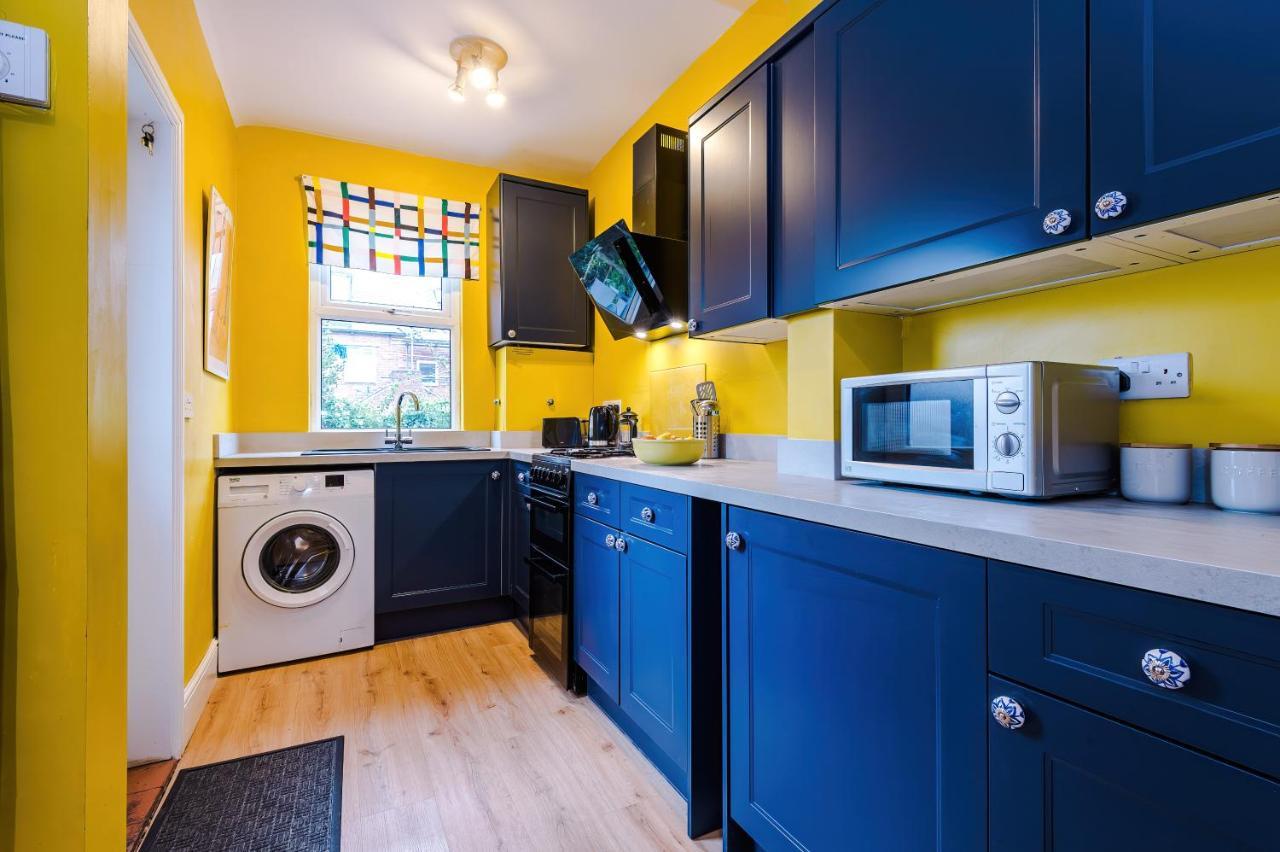 Cosy House With Garden & Parking, Sheffield Villa Bagian luar foto