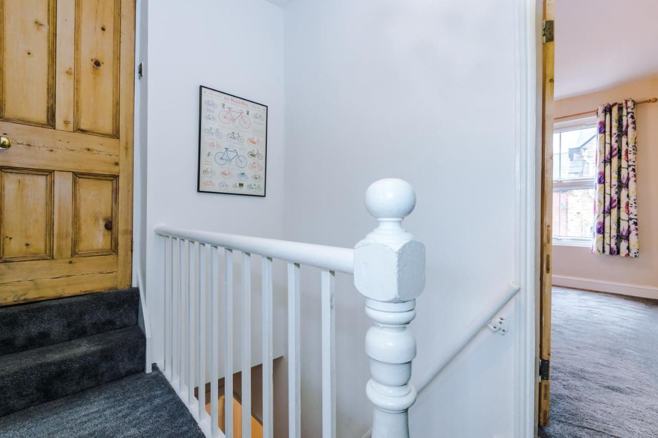 Cosy House With Garden & Parking, Sheffield Villa Bagian luar foto