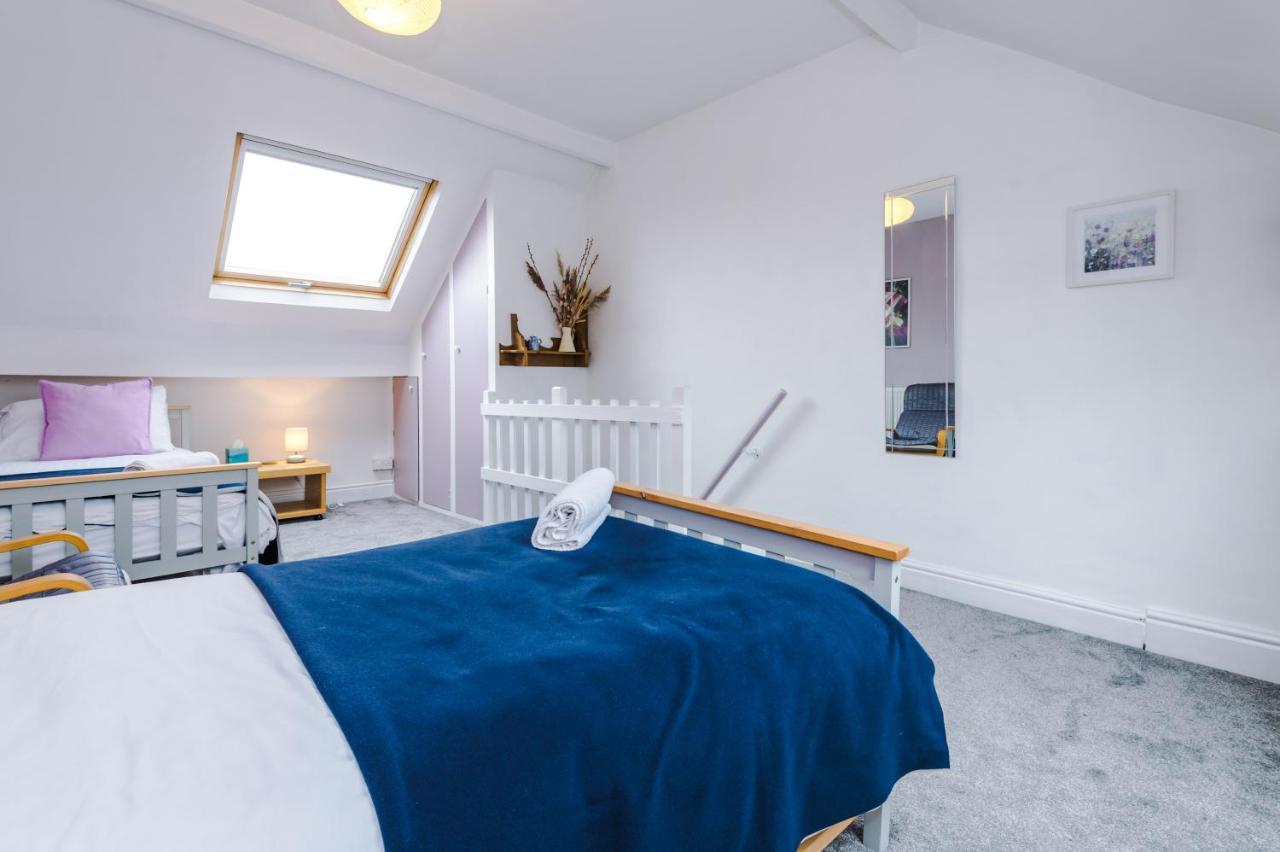 Cosy House With Garden & Parking, Sheffield Villa Bagian luar foto