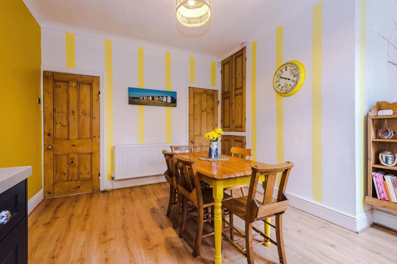 Cosy House With Garden & Parking, Sheffield Villa Bagian luar foto