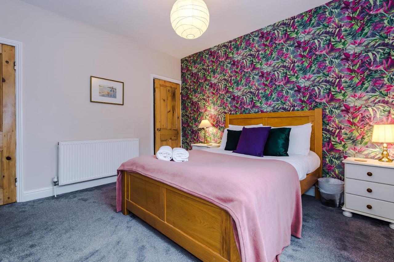 Cosy House With Garden & Parking, Sheffield Villa Bagian luar foto